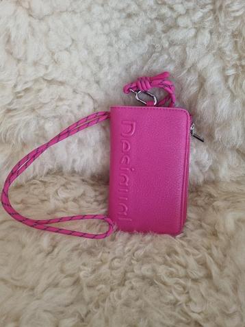 Roze portemonnee Desiqual met koord beschikbaar voor biedingen