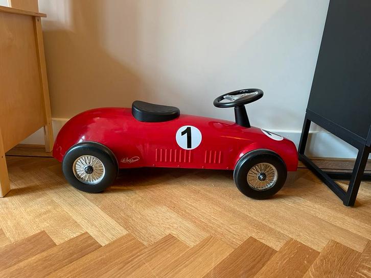 Goki loopauto rood in goede staat, Kinderen en Baby's, Speelgoed | Buiten | Voertuigen en Loopfietsen, Zo goed als nieuw, Loopfiets