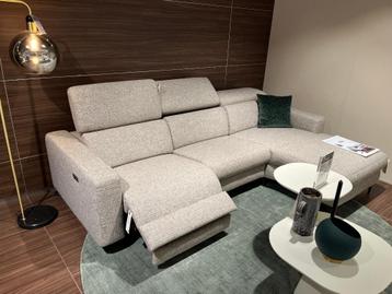 Showroom Sale Montel Riva beschikbaar voor biedingen