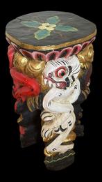 Vintage Balinese kruk , piëdestal polygoon beschilderd, Antiek en Kunst, Ophalen of Verzenden