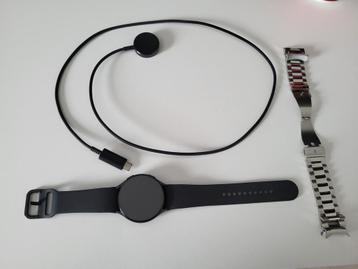 Samsung Galaxy Watch 6 LTE 44mm Zwart + RVS band beschikbaar voor biedingen