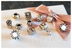 ZILVEREN PANDORA BEDELS MET GOUDACCENTEN, Ophalen, Zilver, Pandora, Met strass