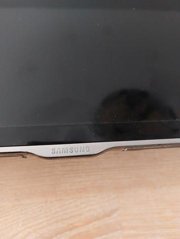 Samsung TV 32 inch met ophangsysteem beschikbaar voor biedingen