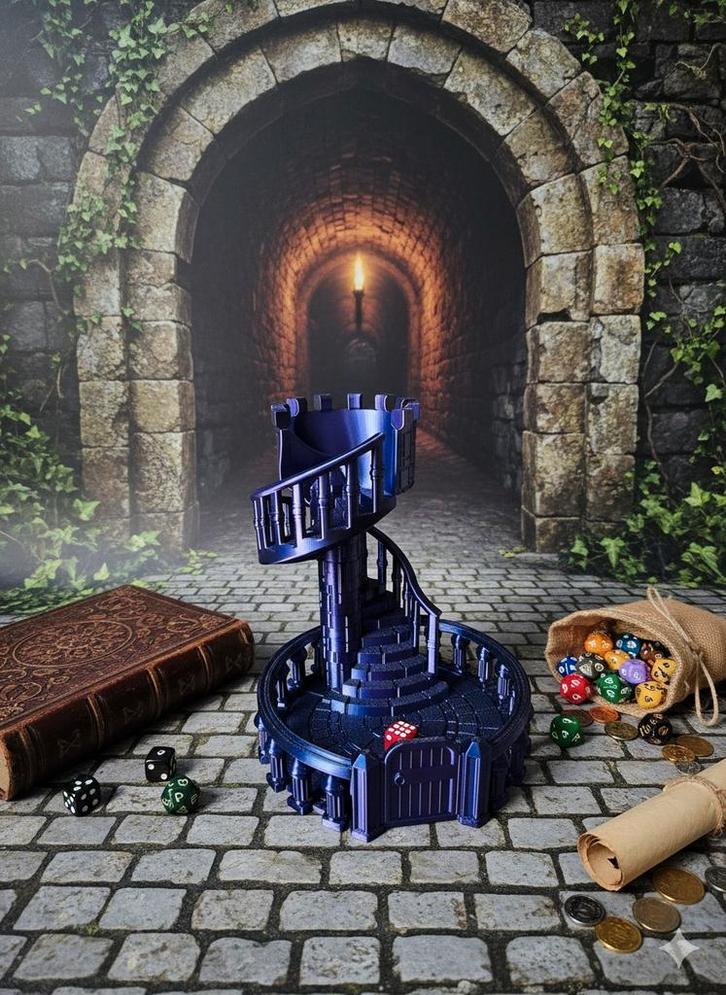 Dice Tower 3 kleurig, Hobby en Vrije tijd, Wargaming, Nieuw, Ophalen of Verzenden