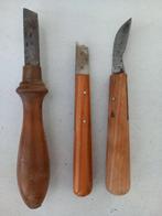 Drie houtsnijmesjes., Ophalen of Verzenden