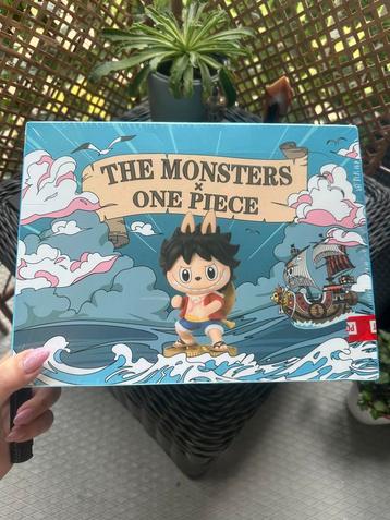 Popmart the monsters x one piece beschikbaar voor biedingen