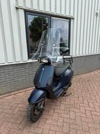 Vespa Sprint 2017 – Speciale kleur – Nieuwe accu + sloten, Fietsen en Brommers, Scooters | Vespa, Ophalen, Gebruikt, Overige modellen