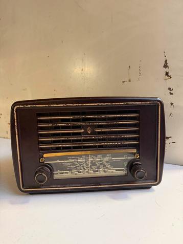 Siera bakeliet radio beschikbaar voor biedingen