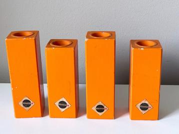 4 Vintage Houten Kandelaars van Continens beschikbaar voor biedingen