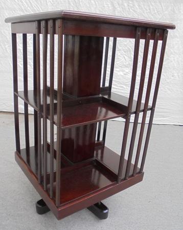 Mooie mahonie  boekenmolen boekenkast beschikbaar voor biedingen