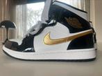 Air Jordan Black/White-Metallic Gold 	852542-007, Ophalen of Verzenden, Nieuw, Schoenen