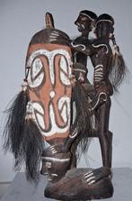 Asmat koppensnellers beeld Papoea gn batak dayak kris PNG, Verzenden