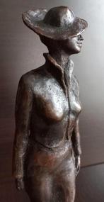 Brons beeld Bronze Lady With A Summer Hat, Antiek en Kunst, Ophalen of Verzenden, Brons