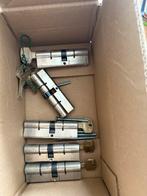 5 gelijksluitende clinders, Ophalen, Zo goed als nieuw, Slot