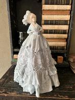 Unieke Half Doll uit oude Ewa i Walla jurk gemaakt, Antiek en Kunst, Curiosa en Brocante, Ophalen of Verzenden