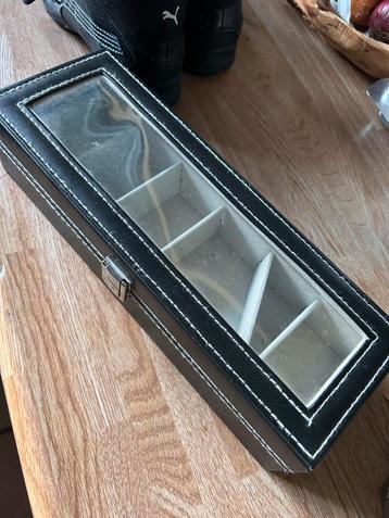 Horloge Bewaardoos - Stijlvol en Praktisch! beschikbaar voor biedingen