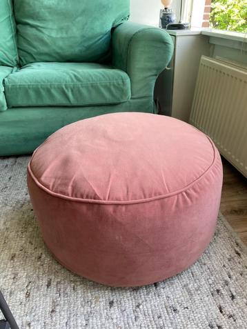 Made roze poef, hocker, footstool  beschikbaar voor biedingen