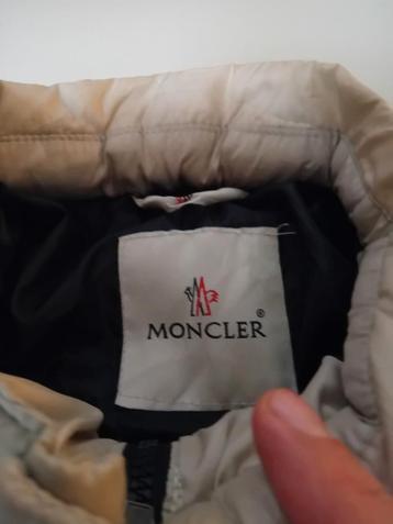 Moncler Gewatteerde Jas Maat S beschikbaar voor biedingen