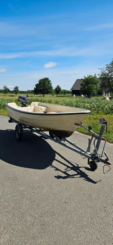 4.30m Sloep op trailer met 4 takt 4 pk Yamaha, Watersport en Boten, Sloepen, Gebruikt, Tot 10 pk, 3 tot 6 meter, Buitenboordmotor
