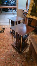 2 identieke boekenmolens/ bijzettafels, Ophalen