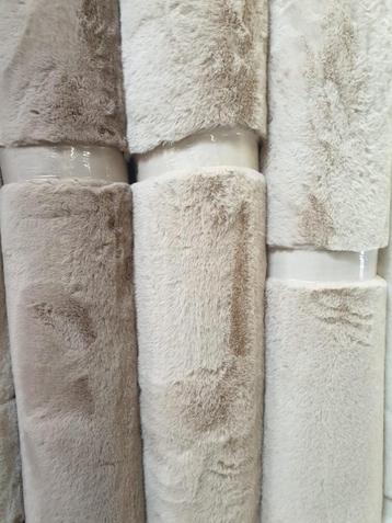 Hoogpolige Fluffy Bunny Zachte Rabbit vloerkleden  beschikbaar voor biedingen