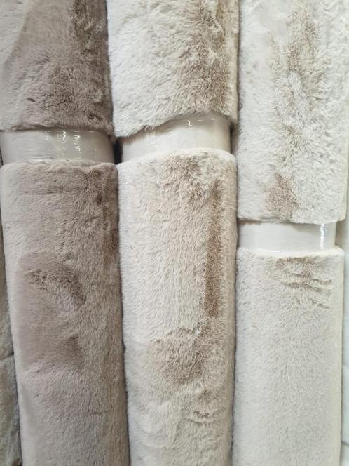 Hoogpolige Fluffy Bunny Zachte Rabbit vloerkleden, Huis en Inrichting, Stoffering | Tapijten en Kleden, Nieuw, 150 tot 200 cm