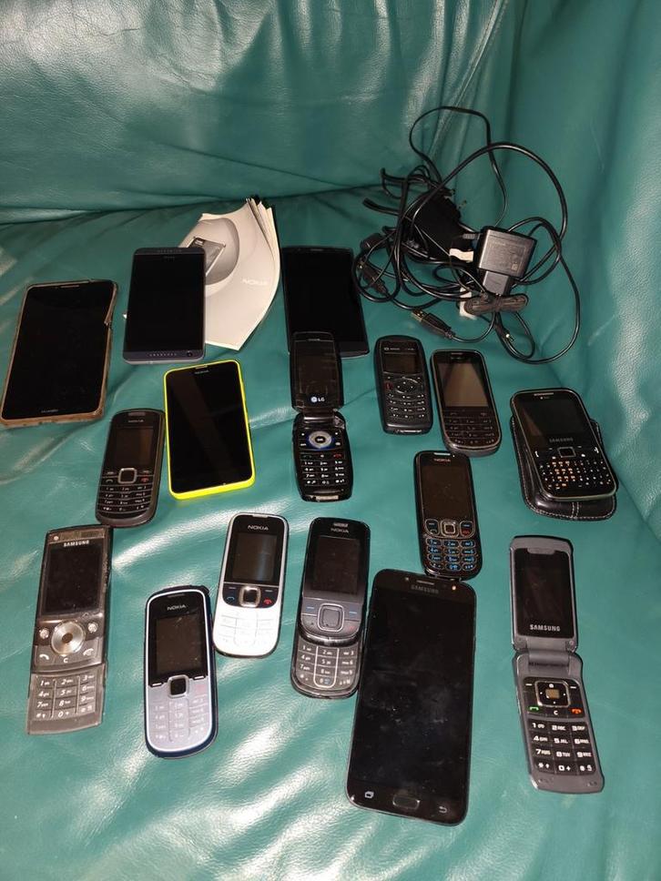 Oude Mobieltjes - Partij voor Onderdelen/Reparatie, Telecommunicatie, Mobiele telefoons | Overige merken, 6 megapixel of meer