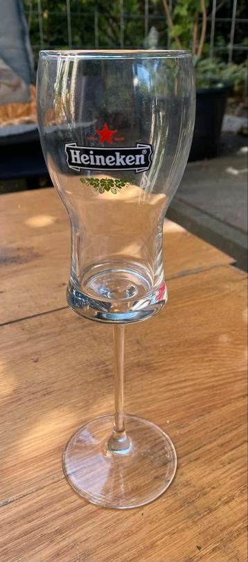 Heineken Glas op Voet beschikbaar voor biedingen