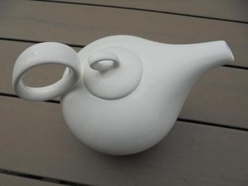 Witte theepot NIEUW beschikbaar voor biedingen