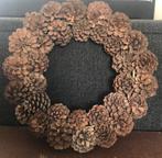 Brocante krans van dennenappels, Ophalen of Verzenden, Zo goed als nieuw