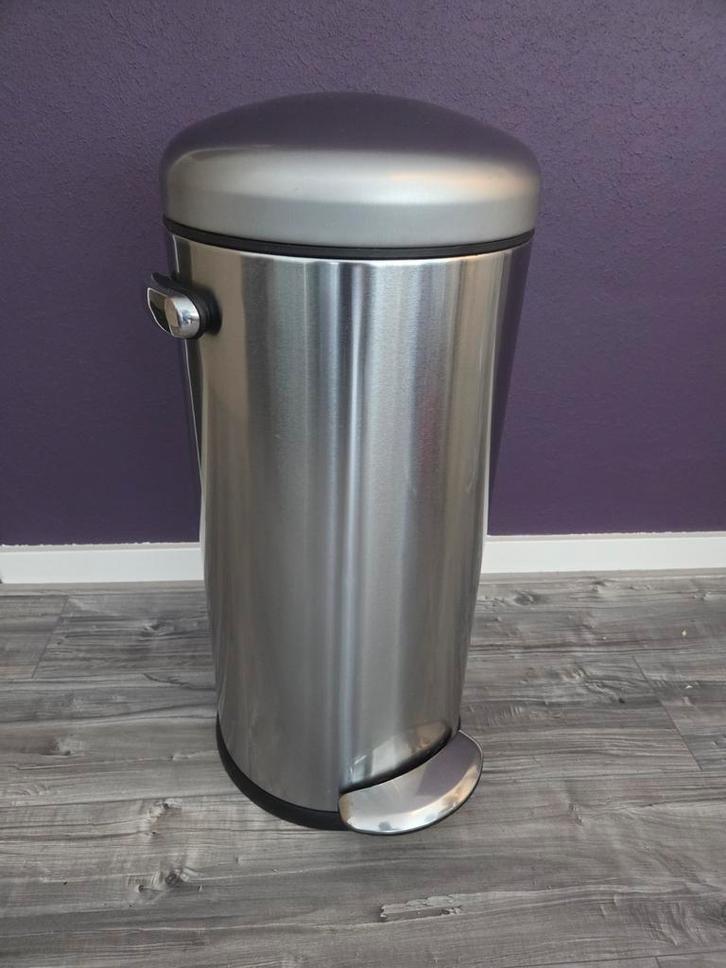 Ijzeren prullenbak met pedaal +/- 70 liter, Huis en Inrichting, Woonaccessoires | Prullenbakken, Gebruikt, Metaal, 50 tot 75 cm