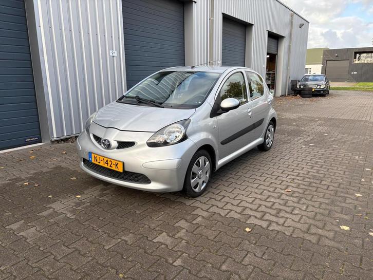 Toyota Aygo 1.0-12V Access AIRCO NWE. APK 24-10-2026, Auto's, Toyota, Bedrijf, Te koop, Aygo, ABS, Airbags, Airconditioning, Centrale vergrendeling