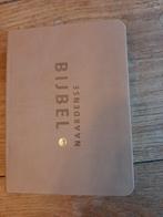 Naardense Bijbel - Zakformaat - zandkleur - met foedraal, Boeken, Diverse, Ophalen of Verzenden, Zo goed als nieuw, Christendom | Katholiek