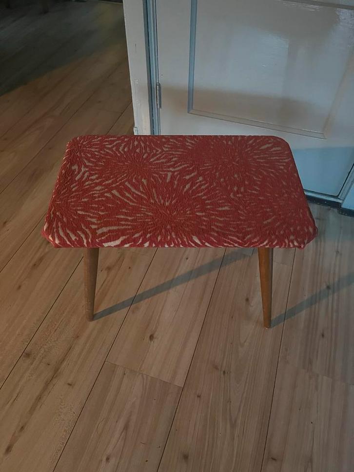 Vintage Klein Tafeltje, Huis en Inrichting, Krukjes, Gebruikt, Hout, Ophalen