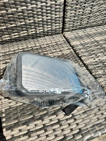 AutoSpiegel voor baby beschikbaar voor biedingen