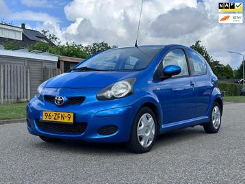 Toyota Aygo 1.0-12V Comfort 1e Eigenaar*5DR*Airco*Dealer ond beschikbaar voor biedingen