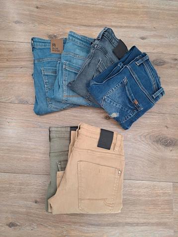 Pakket met skinny jeans jongen maat 146/152 beschikbaar voor biedingen