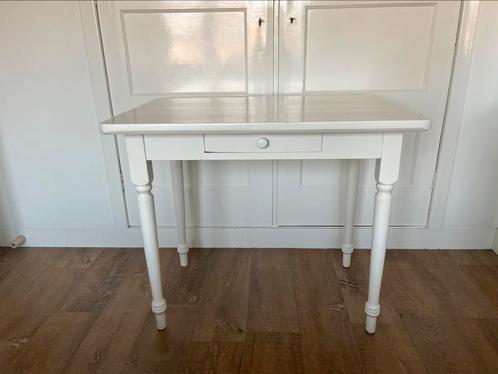 Tafel buro wit hout retro vintage pas geschilderd bureay, Huis en Inrichting, Tafels | Sidetables, Zo goed als nieuw, 25 tot 50 cm