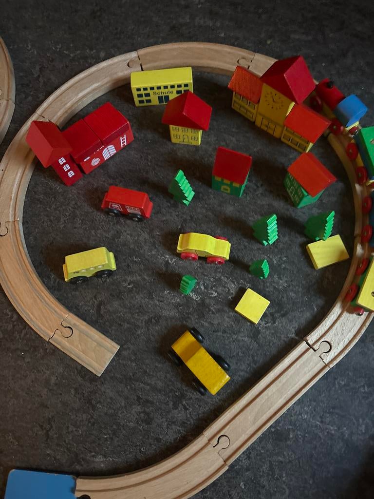 Houten treinbaan Brio en Ikea met blokken en accessoires, Ophalen of Verzenden, Zo goed als nieuw, Jongen of Meisje