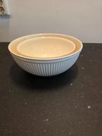 2X WEDGWOOD EDME SCHAAL Ø21CM EN Ø25,5CM, Huis en Inrichting, Keuken | Servies, Ophalen of Verzenden, Wedgwood, Aardewerk, Schaal of Schalen