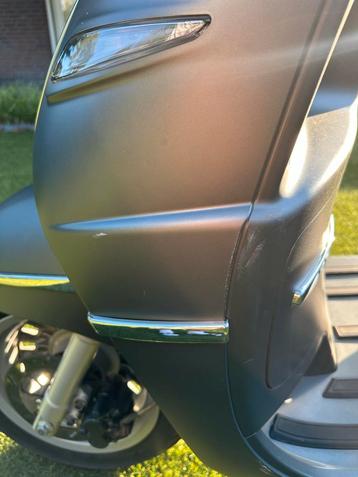 Mooie snor Scooter - Gebruikt beschikbaar voor biedingen