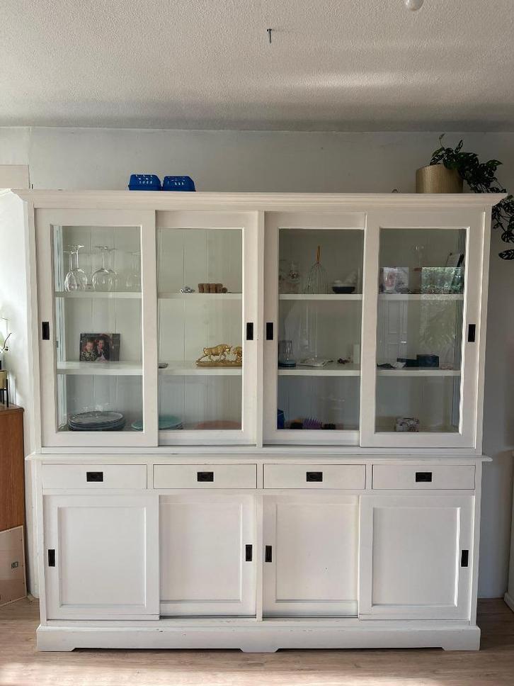 Sfeervolle landelijke buffetkast – wit hout met glasdeuren, Huis en Inrichting, Kasten | Buffetkasten, Gebruikt, 200 cm of meer