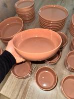 Oud roze bordenset, Huis en Inrichting, Keuken | Servies, Ophalen of Verzenden, Zo goed als nieuw, Overige stijlen, Aardewerk