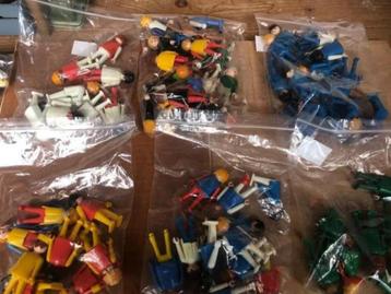Diversen Playmobil figuurtjes  beschikbaar voor biedingen