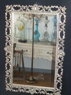 Oude spiegel met sierlijke zilver koperen rand hoogte 73 cm, Ophalen, Rechthoekig, Minder dan 50 cm, Minder dan 100 cm
