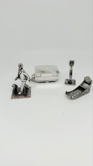 4 zwaar verzilverde jubileum miniaturen van de ANWB beschikbaar voor biedingen