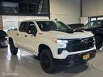 Chevrolet USA Silverado Trail Boss 6.2 V8 2024 Bpm vrij!, Auto's, Gebruikt, 2358 kg, 426 pk, Wit