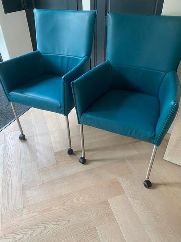 2 blauw turqoois groen moderne stoeltje op wieltjes zgan beschikbaar voor biedingen