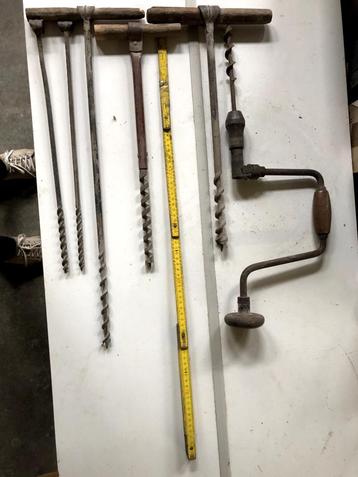 Antieke houtboren beschikbaar voor biedingen