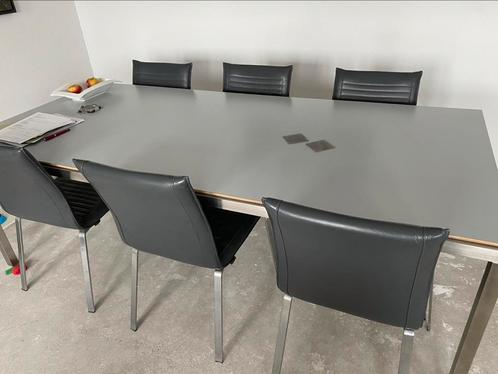 Moderne eettafel grijze toplaag hout en metalen poten, Huis en Inrichting, Tafels | Eettafels, Zo goed als nieuw, 100 tot 150 cm